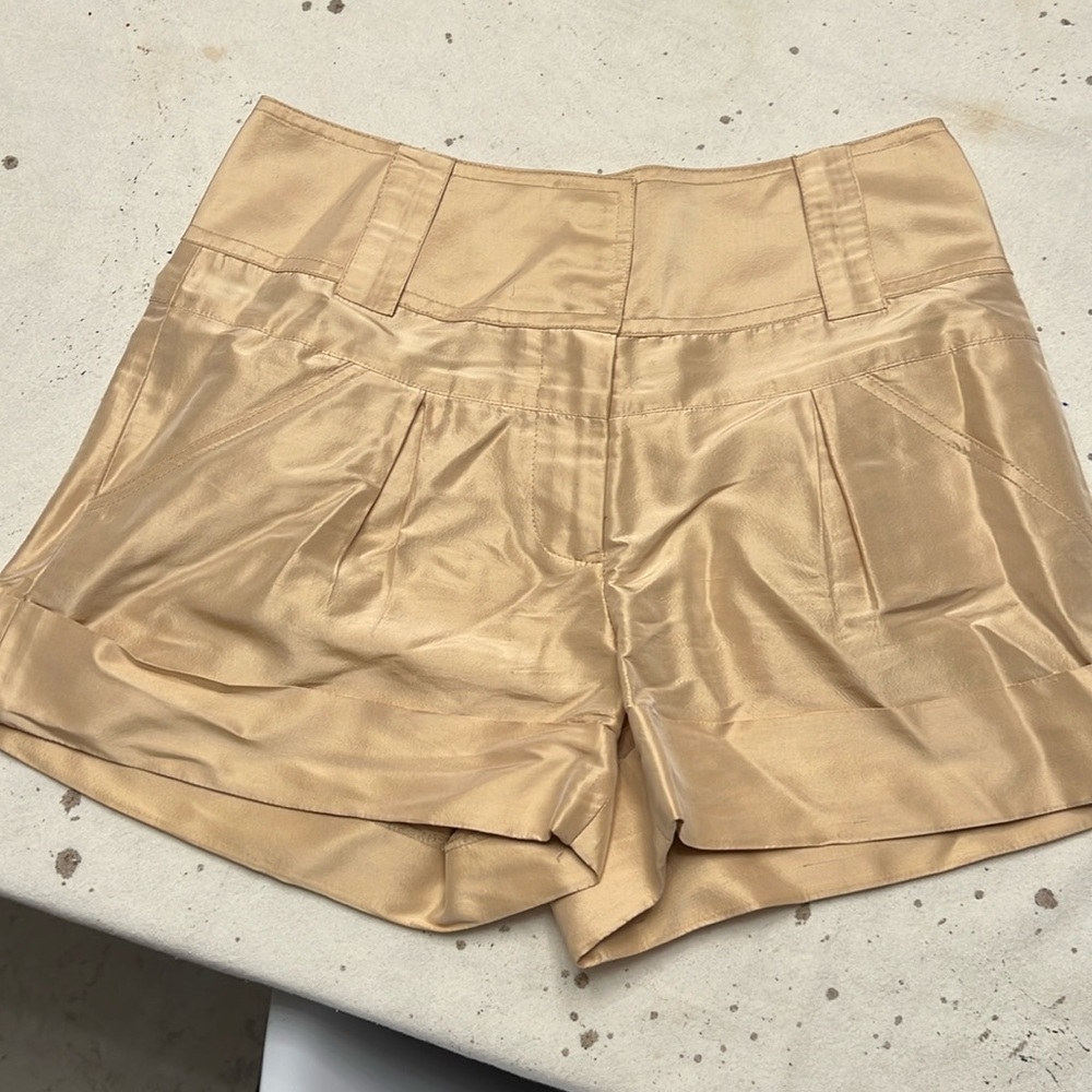 DVF Diane Von Furstenberg silk shantung shorts. Sz 0